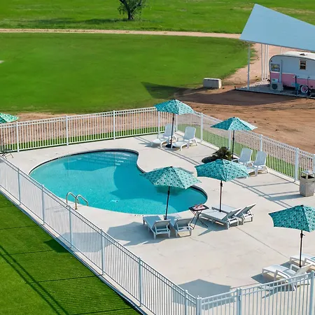 Blue Skies Retro Resort Pool-Fireplace Fredericksburg Esterno foto
