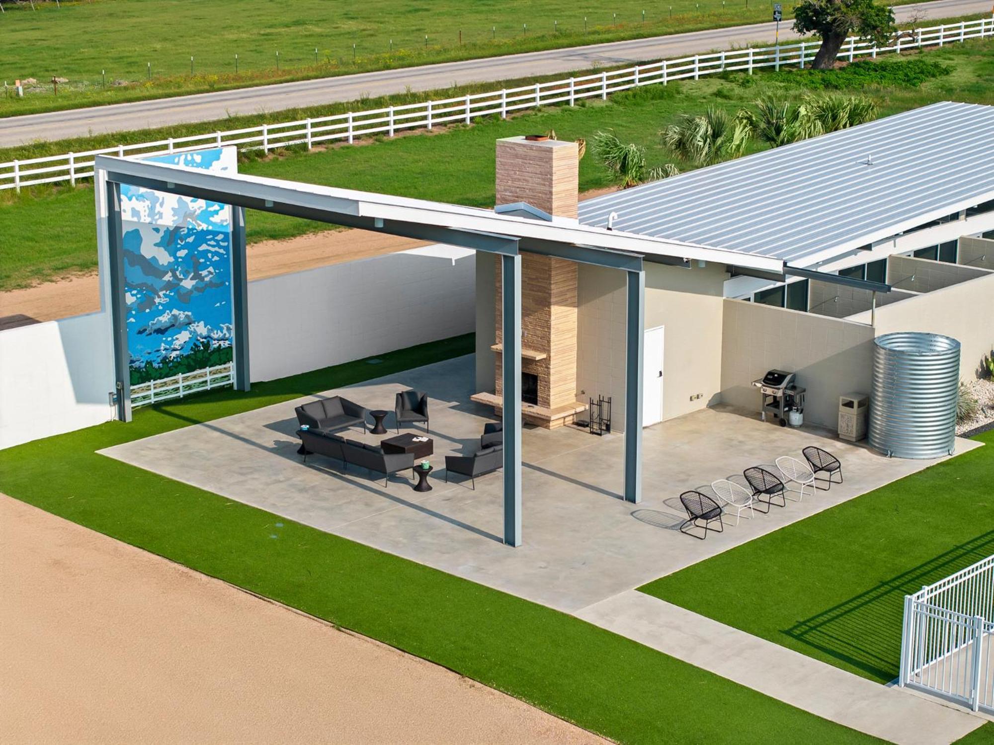 Parque de Campismo Blue Skies Retro Pool-fireplace
